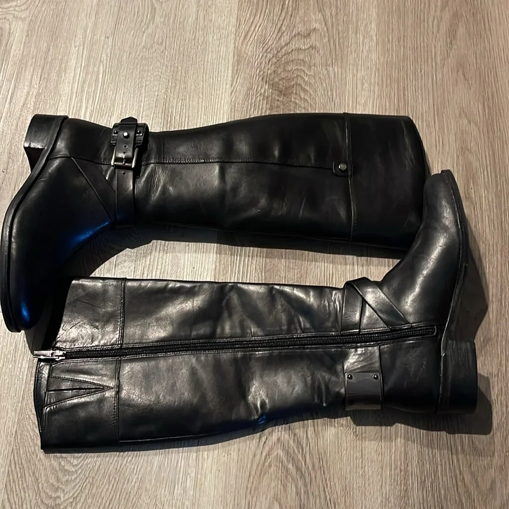 Vince Camuto Pazell Black Leather Riding Boots Buckle Accent Size 6
